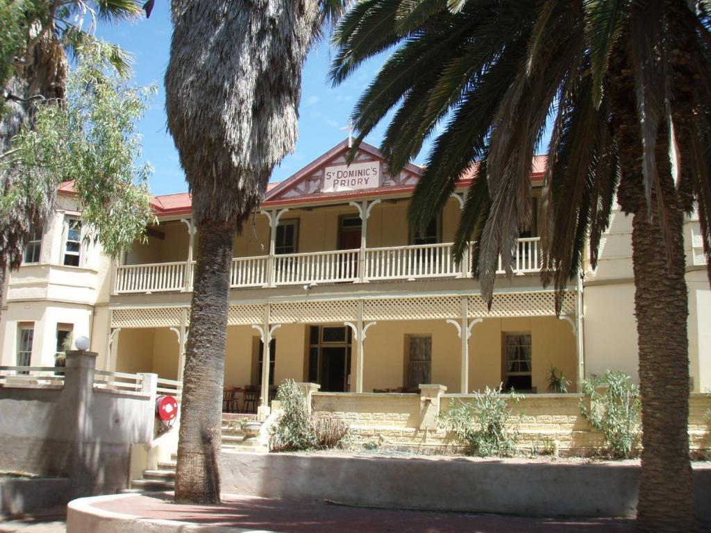 The Priory Hotel Dongara Exterior photo